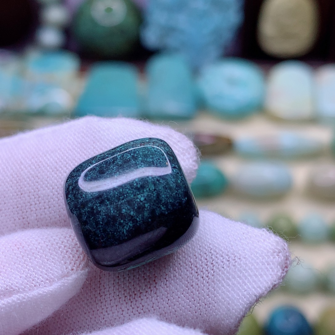 绿松石颈饰未镶嵌