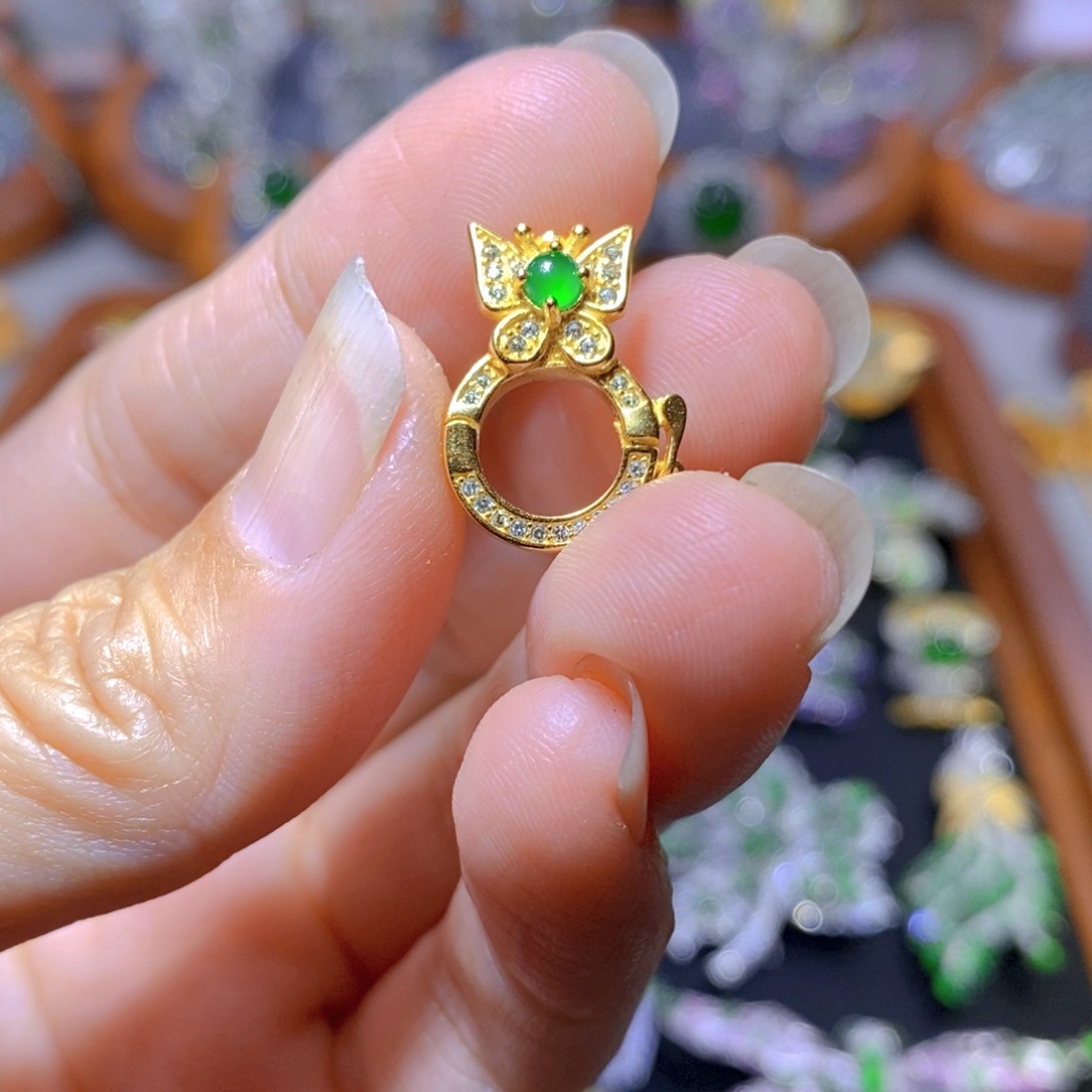 翡翠颈饰银S925镶嵌天然资源