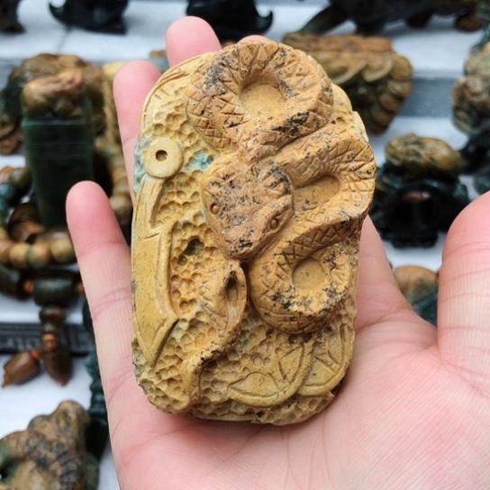 岫岩河磨玉（透闪石质玉）把件未镶嵌