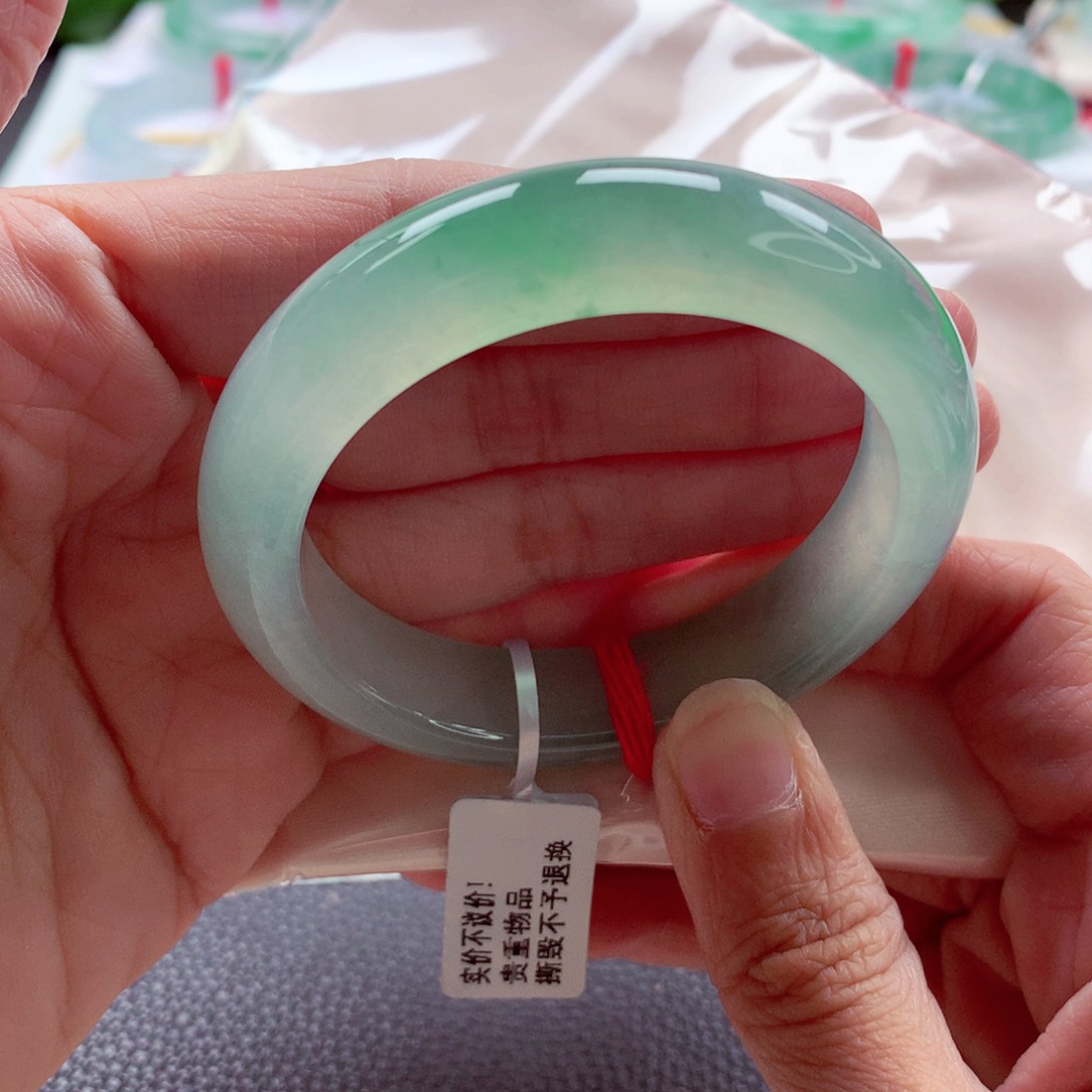 翡翠手镯未镶嵌52.1冰绿起光果冻胶A