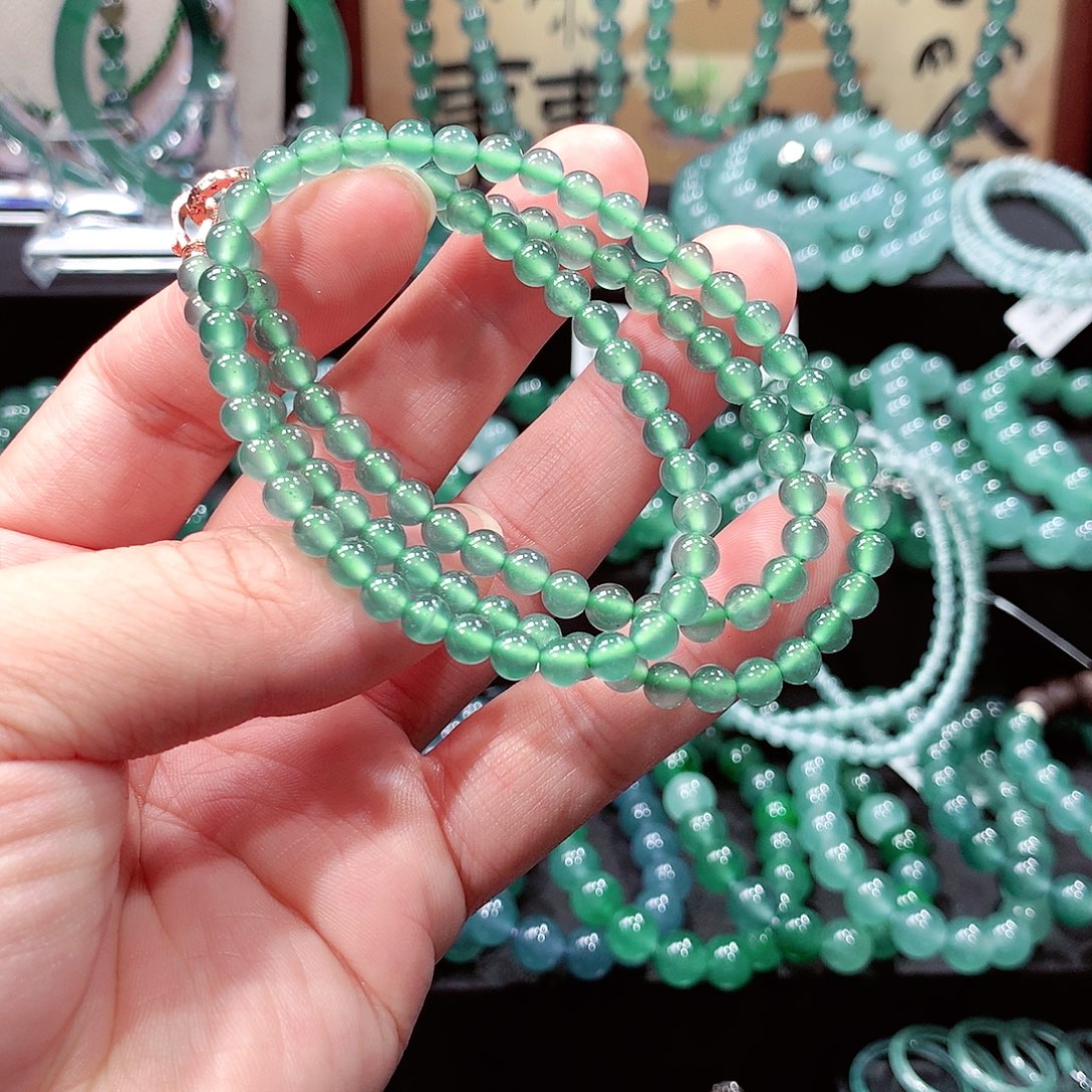 笑***@翡翠未镶嵌手链卡5