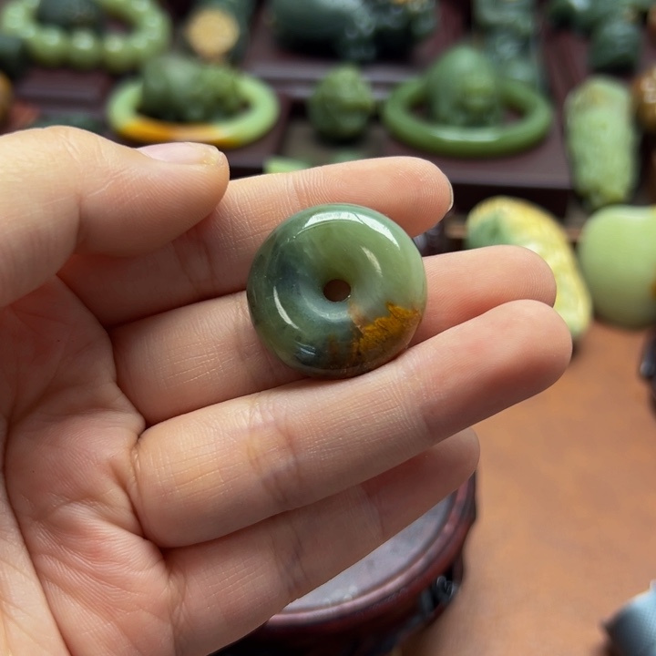 蛇纹石玉合金珠宝奇石