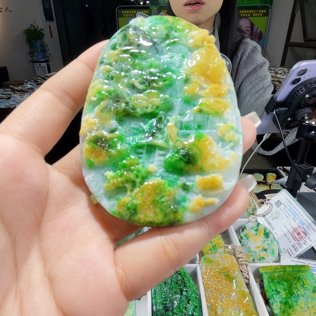 颈饰未镶嵌翡翠一