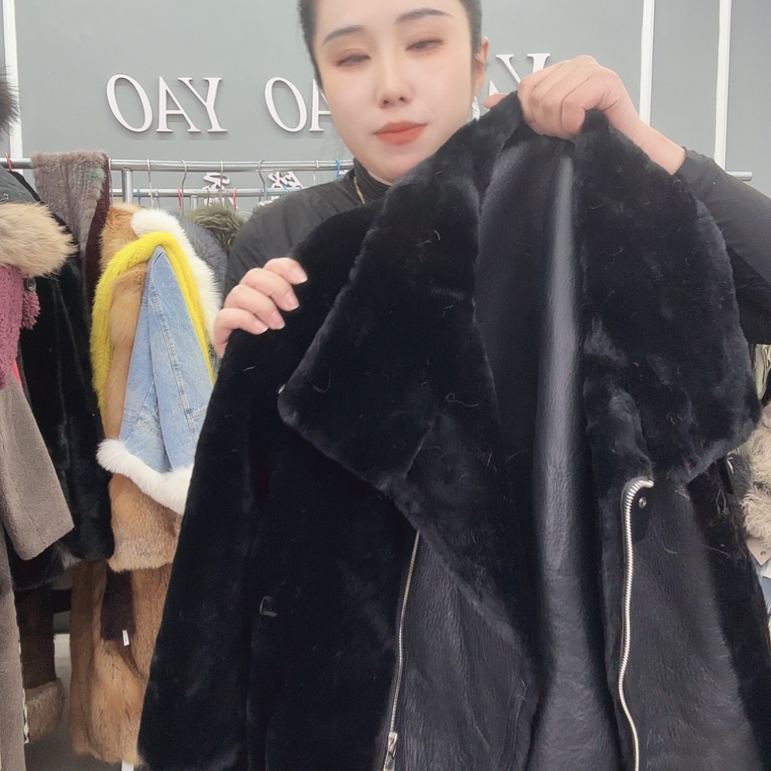 姚小妖家高端皮草