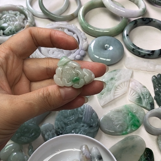 定制翡翠未镶嵌翡翠