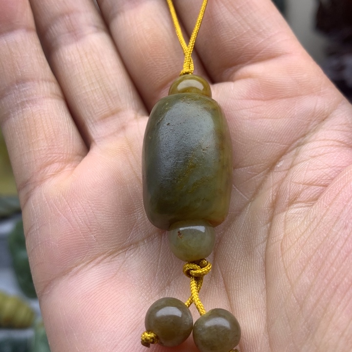 【闪购商品】透闪石质玉吊坠未镶嵌