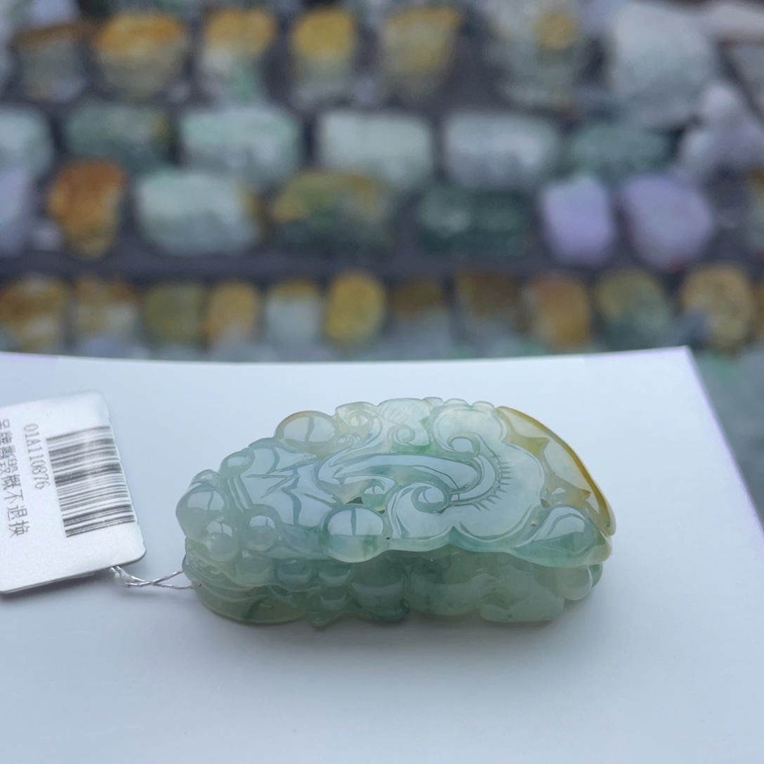 翡翠颈饰未镶嵌貔貅