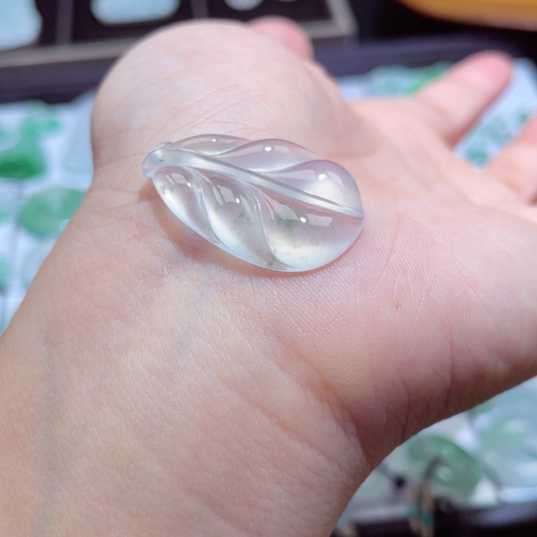 颈饰未镶嵌翡翠叶子