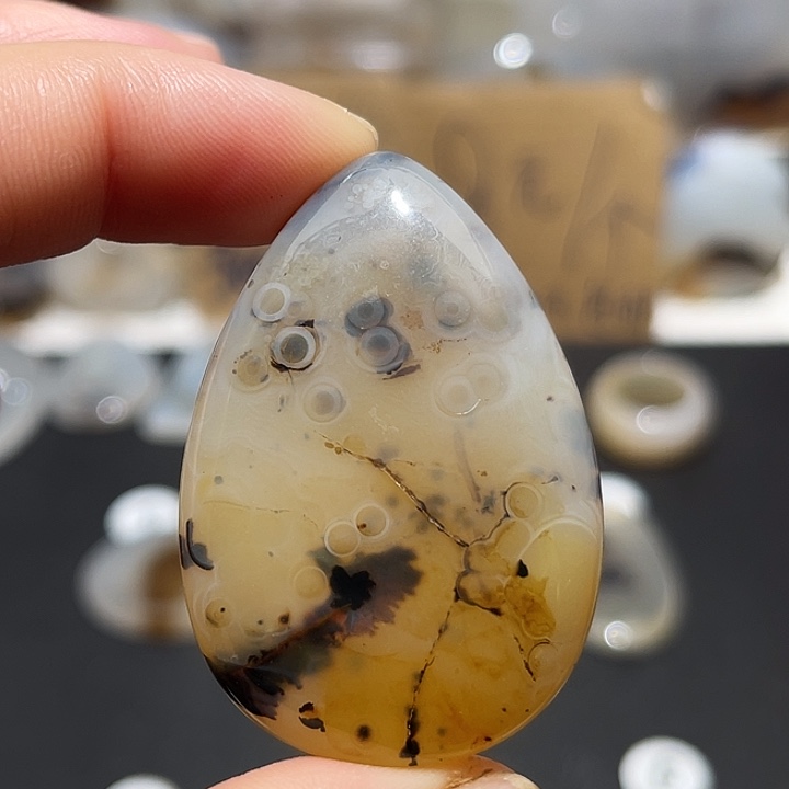 玛瑙/玉髓颈饰未镶嵌