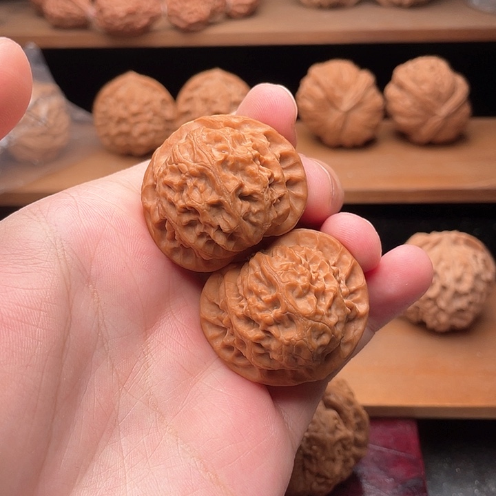 吊坠文玩核桃38毕业红皮桃心小宫灯