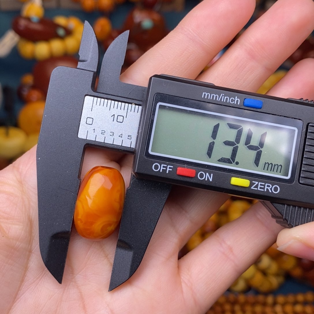 蜜蜡裸石未镶嵌蜜蜡