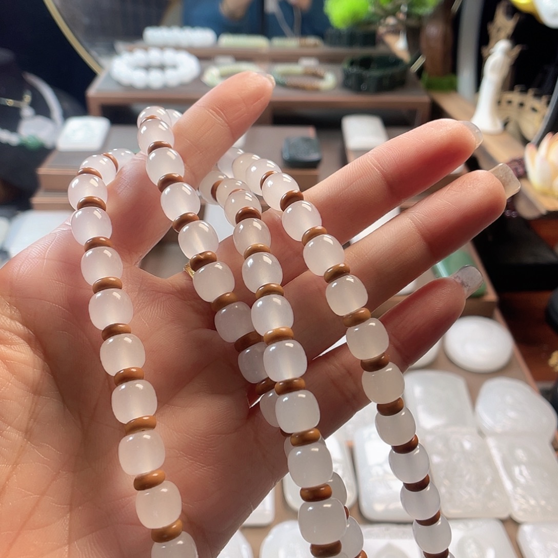 永***游石英质玉（金丝玉）未镶嵌颈饰新疆金丝玉