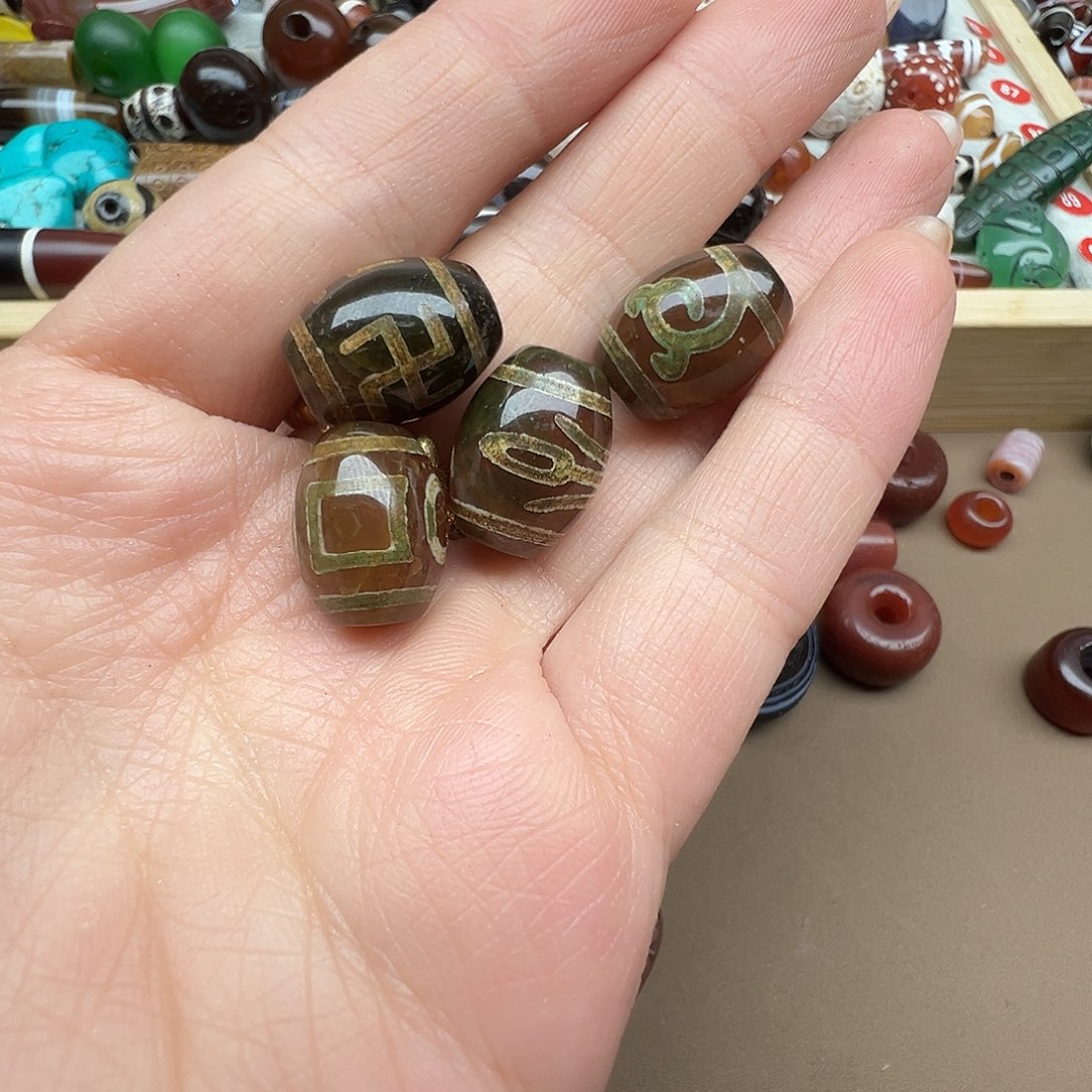 玛瑙/玉髓未镶嵌珠宝半成品