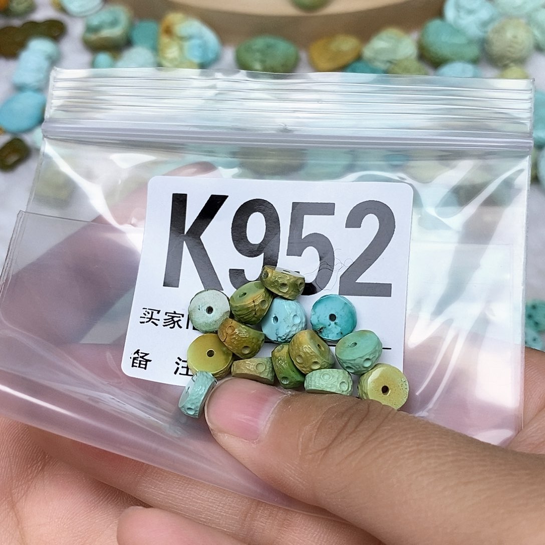 绿松石配饰未镶嵌温**鲨