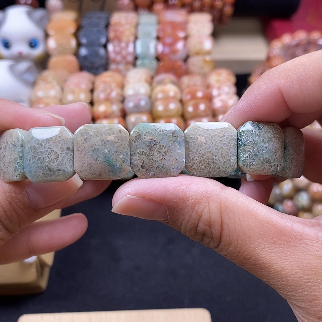 硅化珊瑚（珊瑚玉）手牌未镶嵌蕾丝花 13