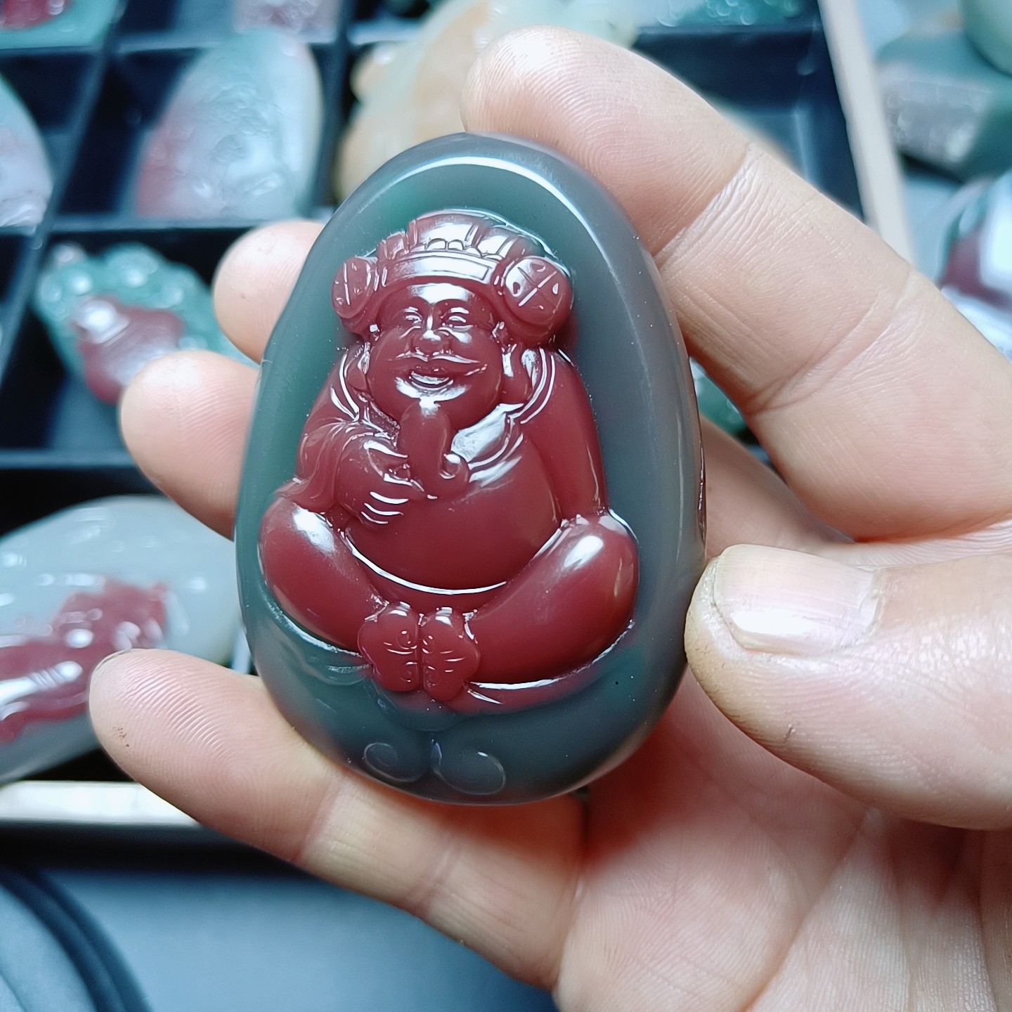 秦紫玉纯手工雕刻手把件选用秦紫玉牛槽洼矿口料子周老设计雕刻