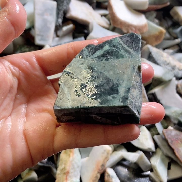 翡翠颈饰未镶嵌天然翡翠