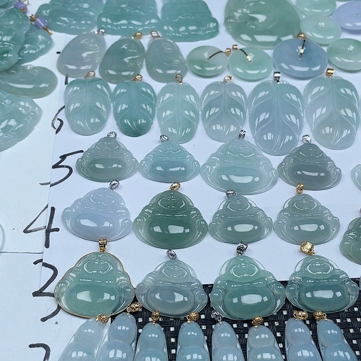 翡翠颈饰未镶嵌天然翡翠吊坠