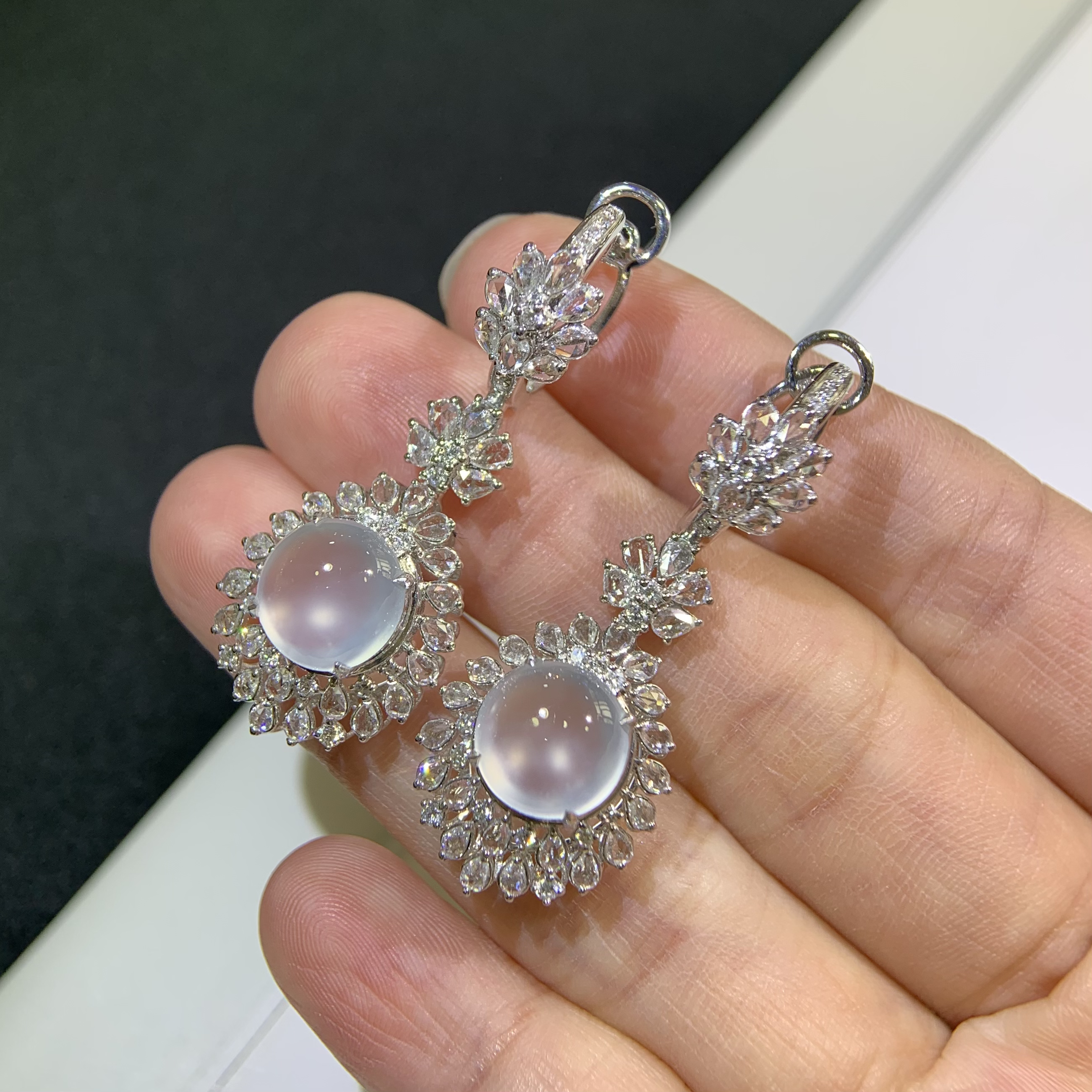 天然翡翠玻璃种双眼皮蛋面耳坠
