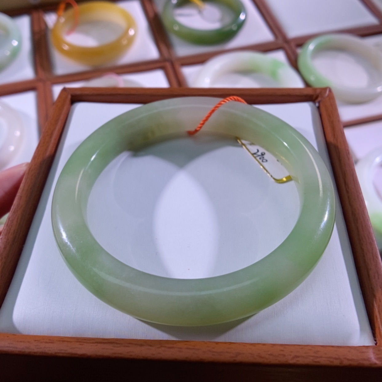 【闪购商品】未镶嵌手镯和田玉（翠青玉）