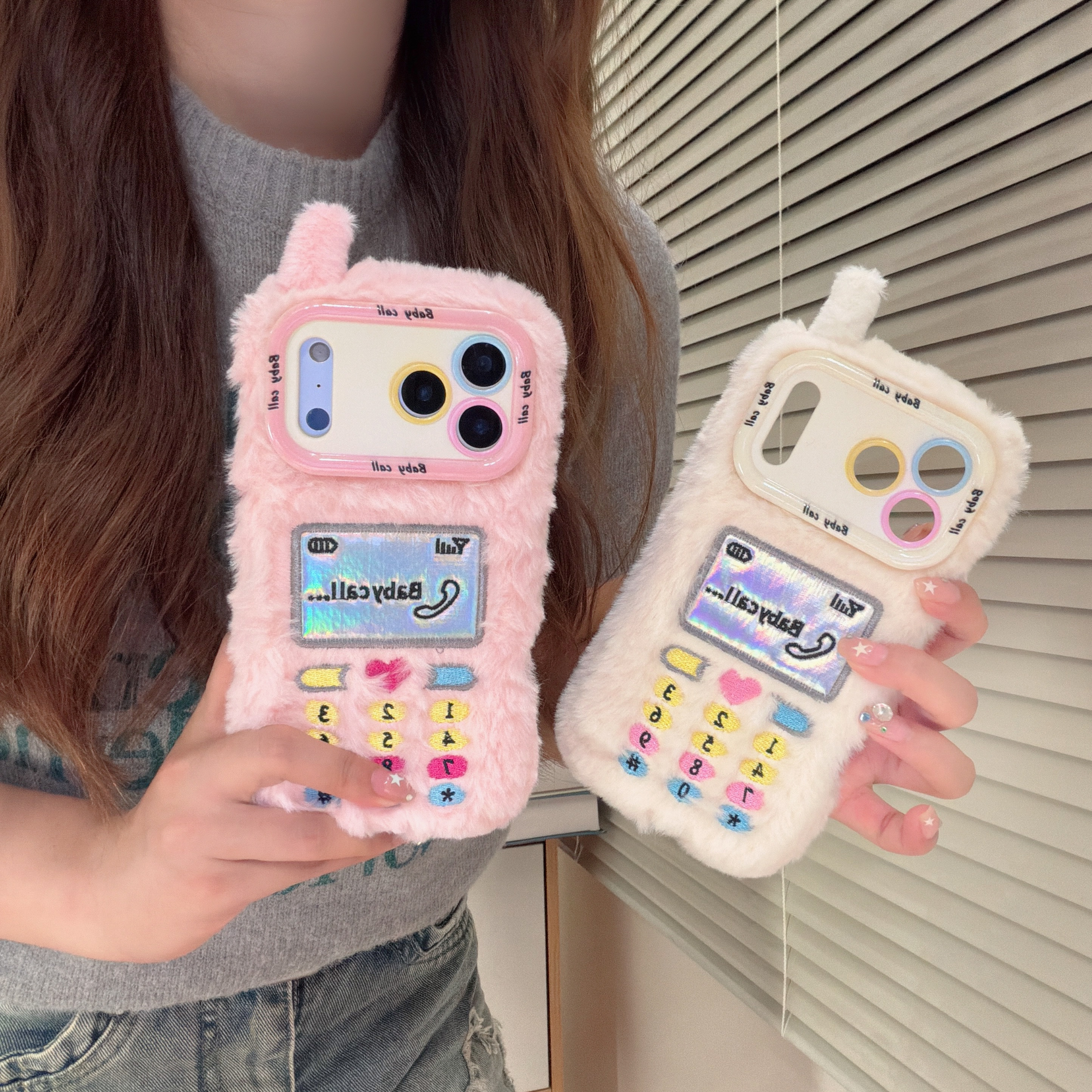 【高定款】苹果|秋冬幻彩毛绒镜头支架大哥大适用iPhone17-11手机壳