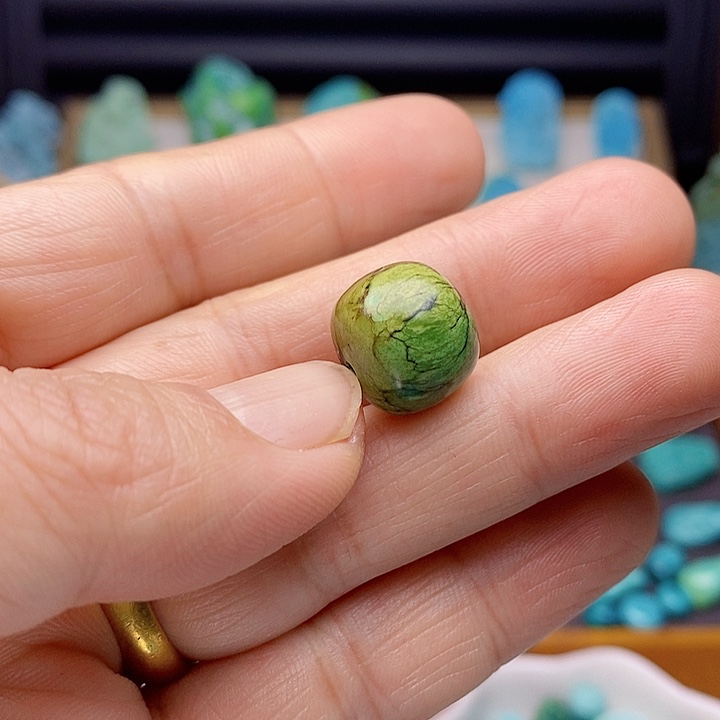 绿松石颈饰未镶嵌