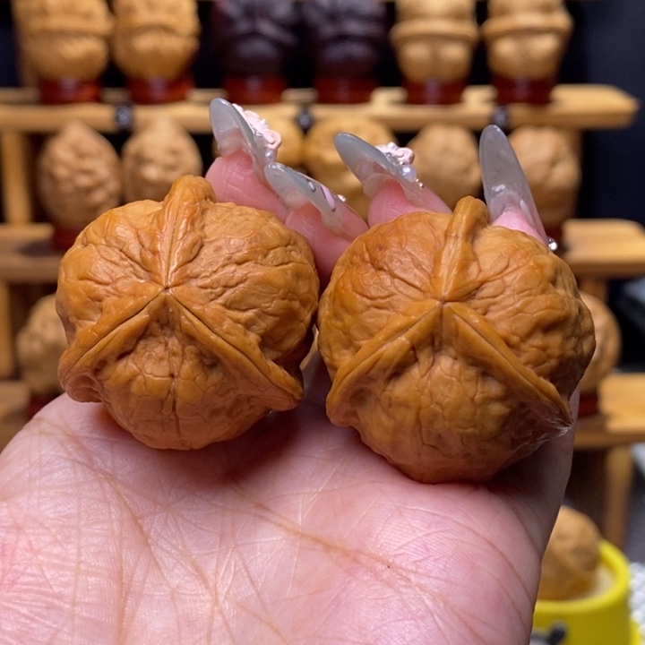 文玩核桃把件甲壳虫三棱14号37正奔