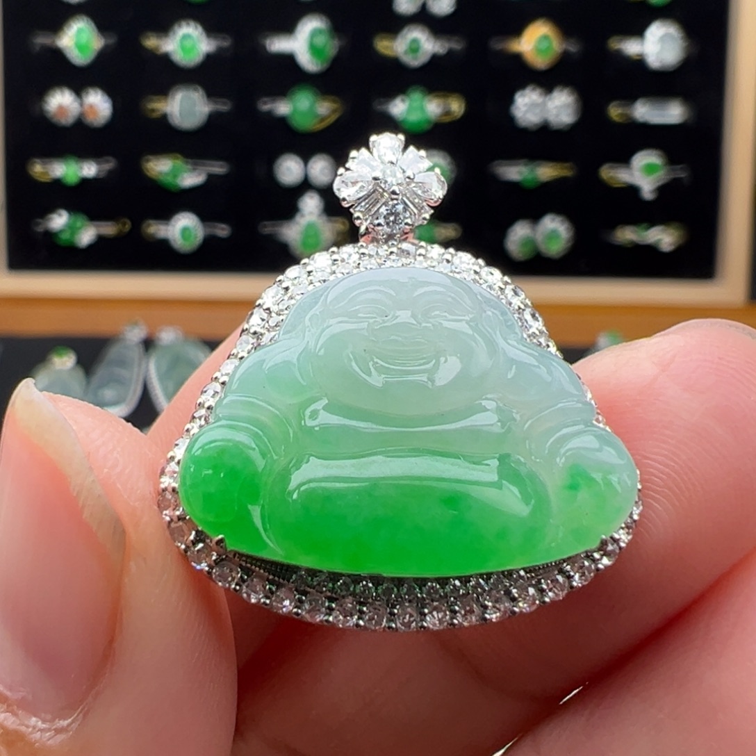 翡翠18K金镶嵌颈饰佛