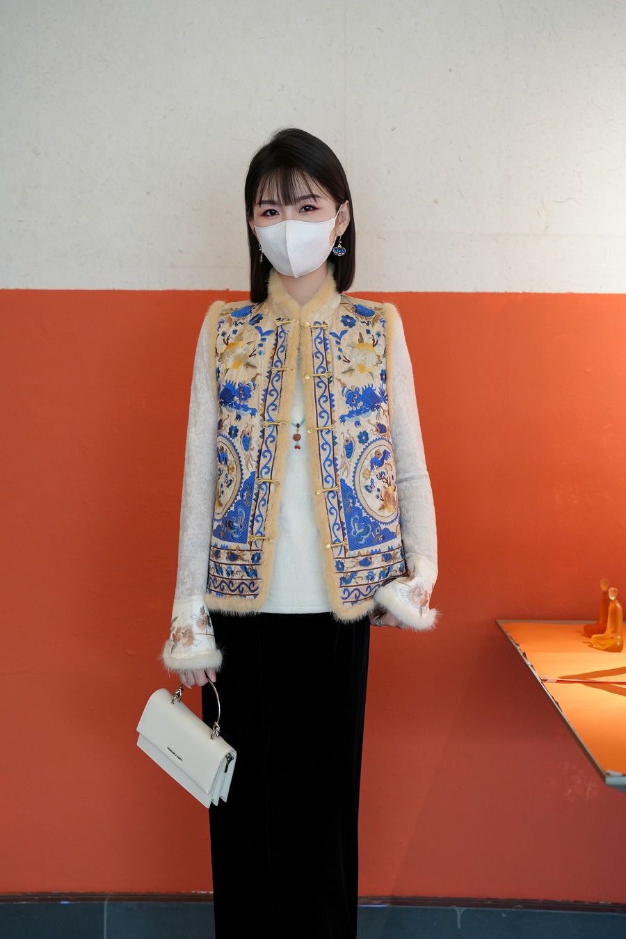 碧釉 冬季桑蚕丝立领羊绒毛刺绣水貂毛加厚时尚百搭马甲 JX-5326