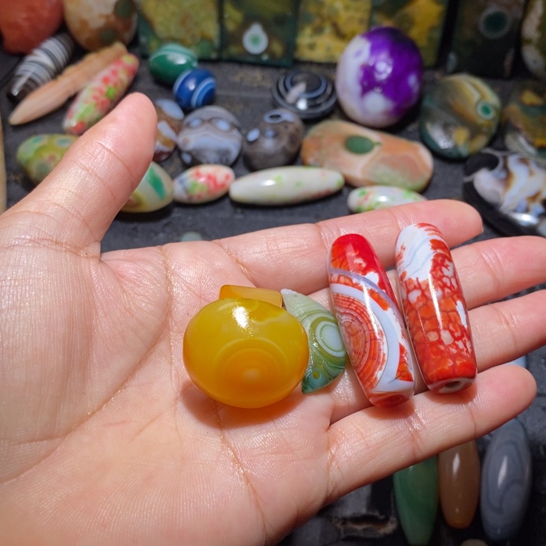 颈饰未镶嵌石英质玉佑*