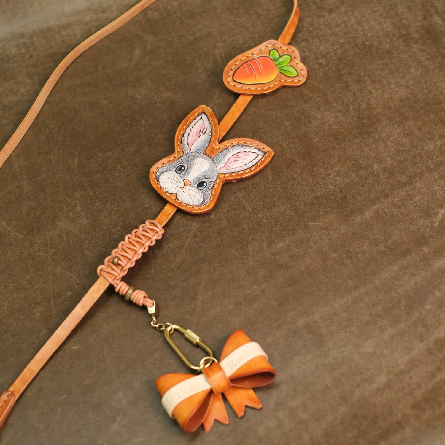 2025秋冬新款【兔子肩带】手机链 肩带