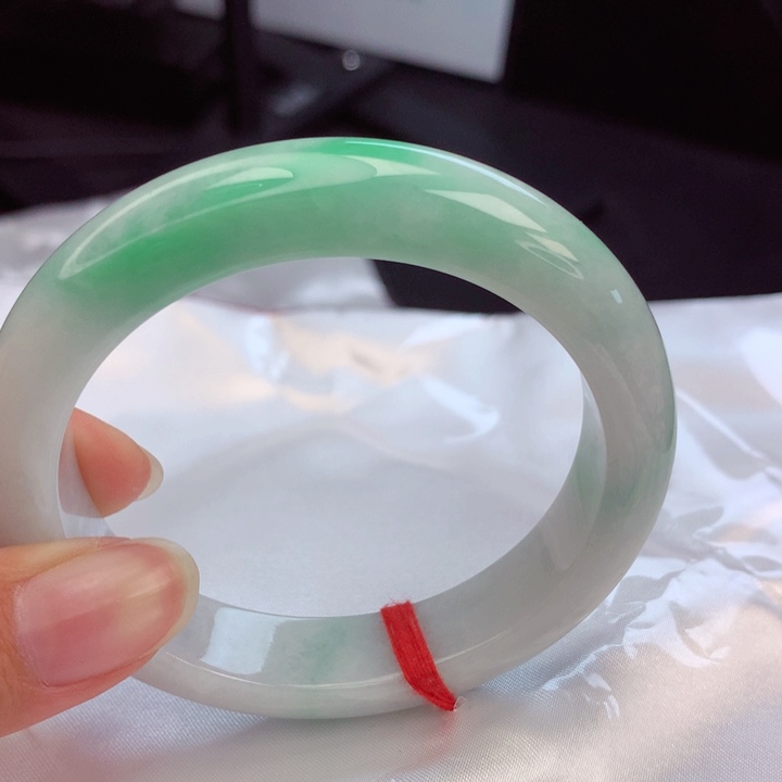 天***桐翡翠未镶嵌手镯56-57圈