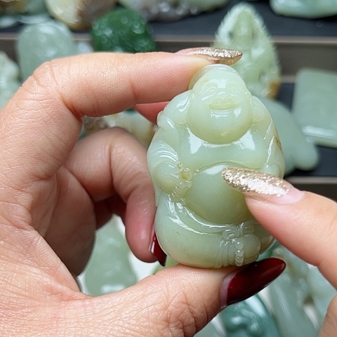 和田玉颈饰未镶嵌龍**人