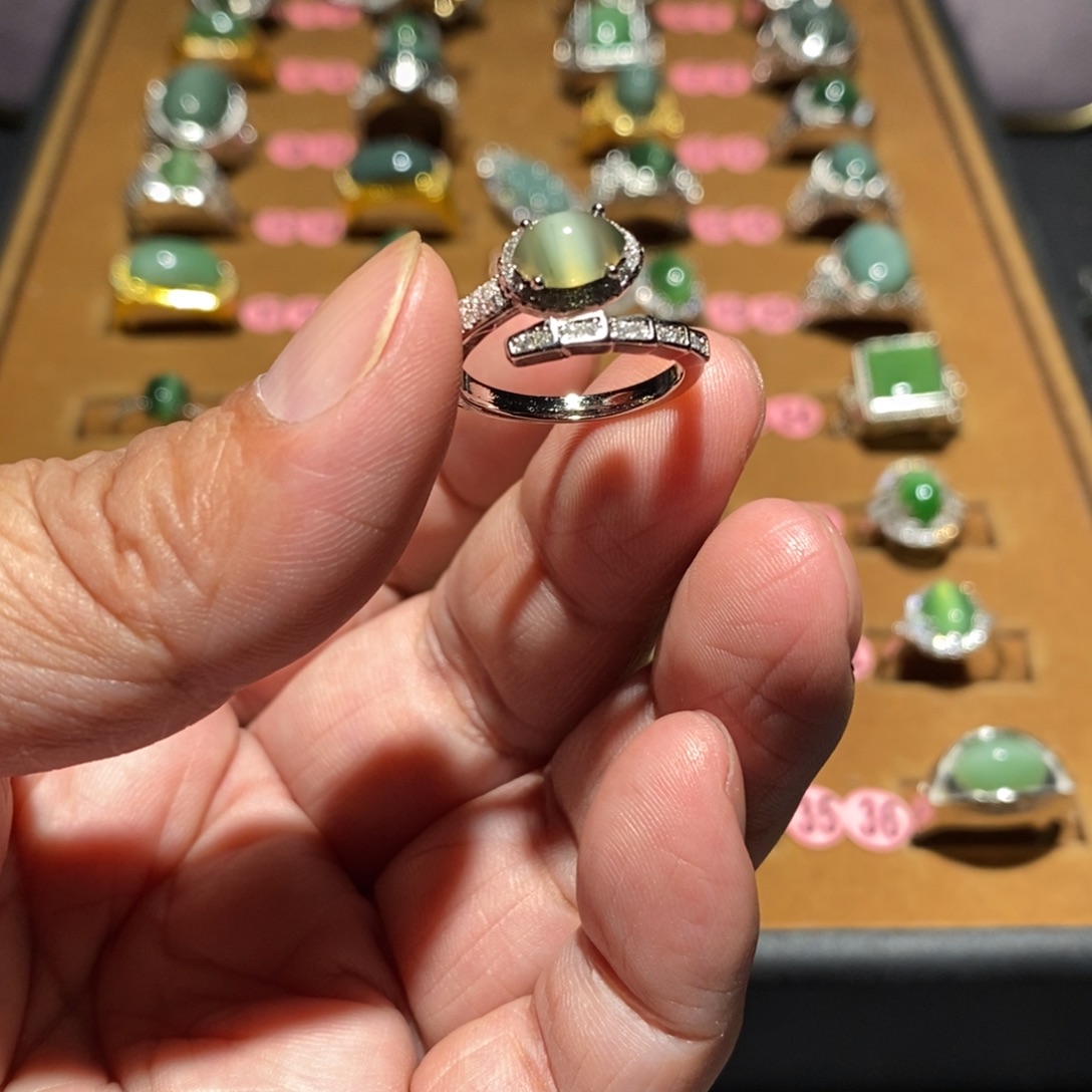 和田玉未镶嵌戒指