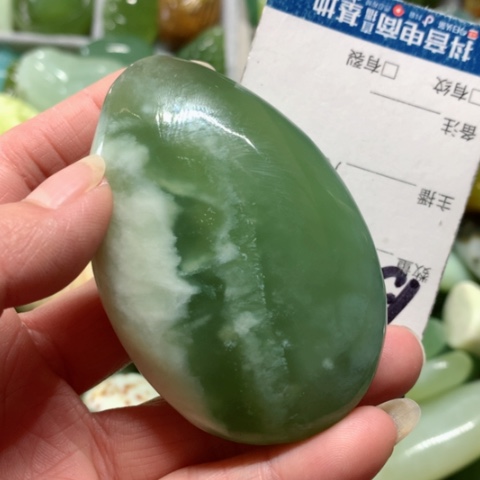 蛇纹石玉手把件未镶嵌