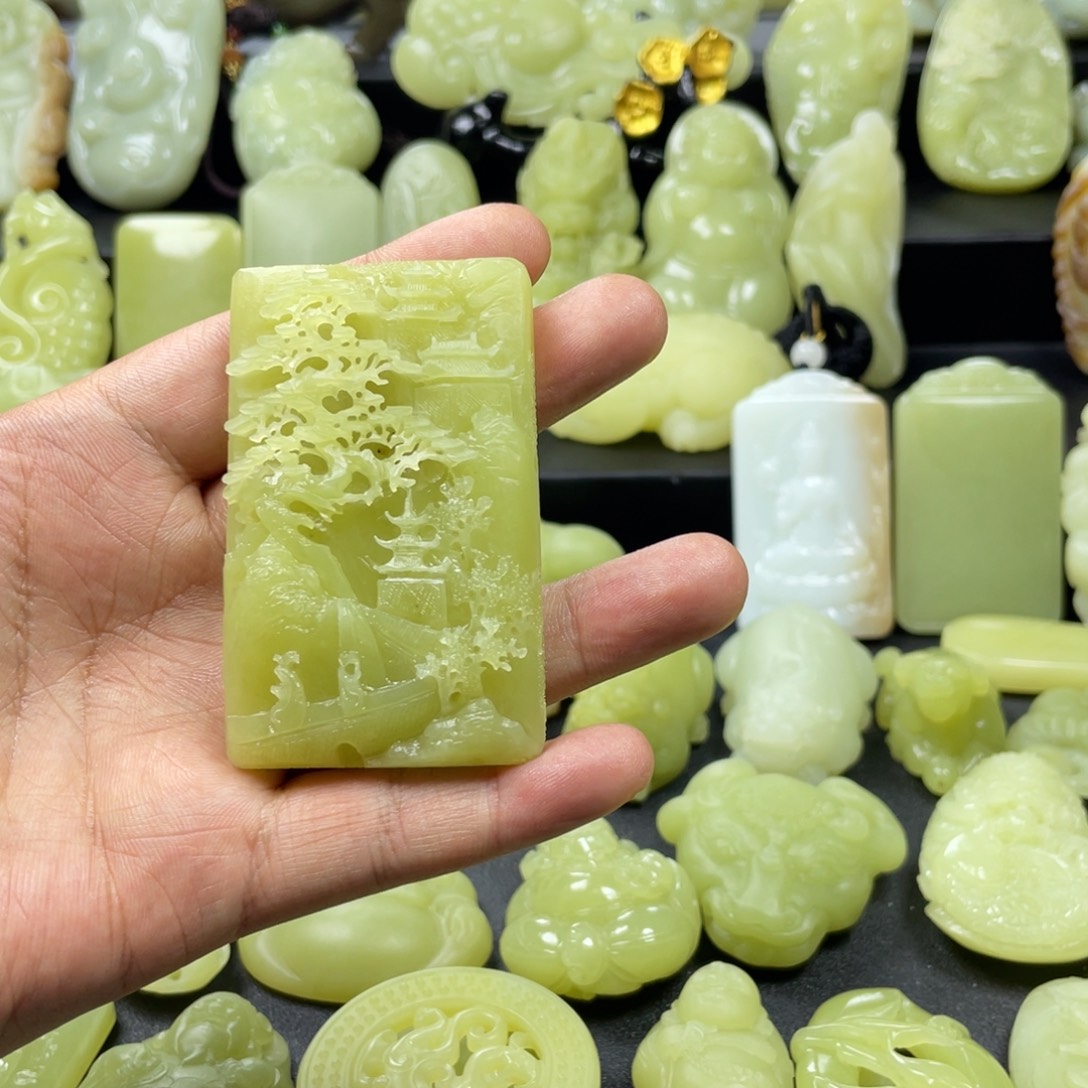 和田玉（黄玉）未镶嵌颈饰