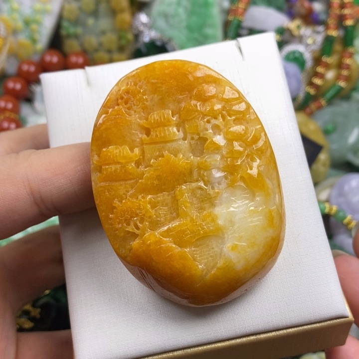翡翠未镶嵌吊坠(赠链)