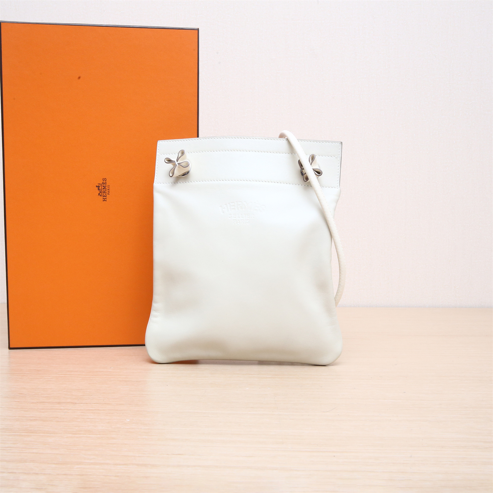 95新 Hermes/爱马仕 小花黑黑 马夫包 Mini 19 奶昔白Swift皮Y刻 