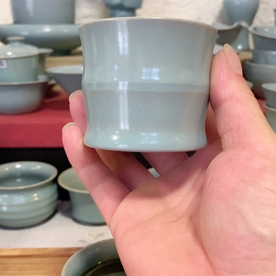 汝官窑釉色，竹节杯，