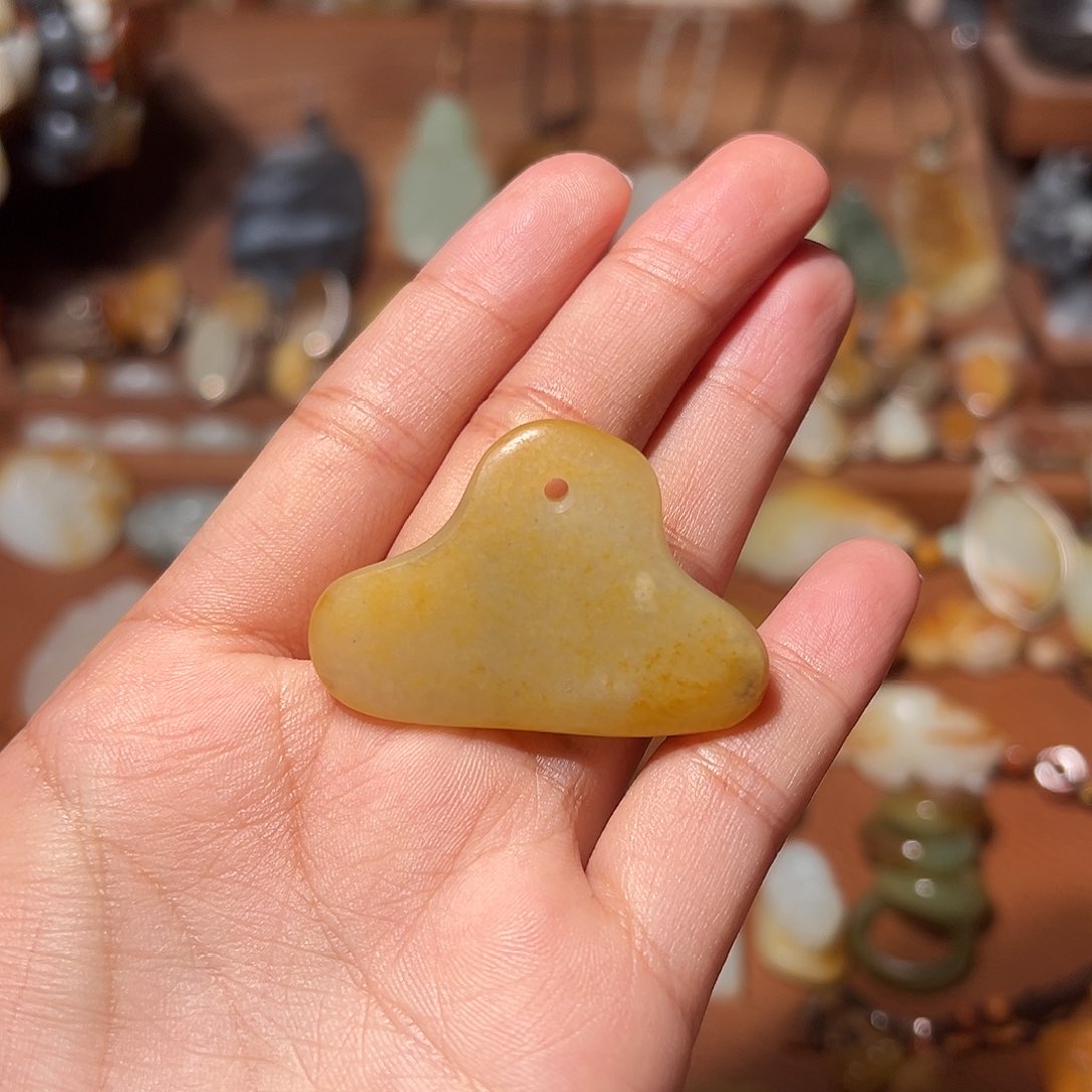 和田玉颈饰未镶嵌