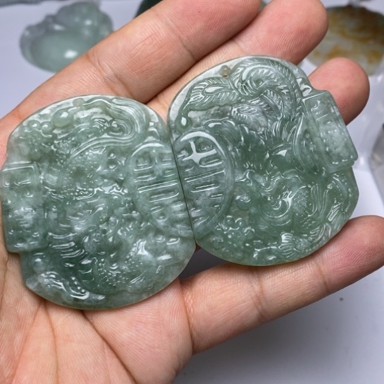 翡翠未镶嵌颈饰翡翠