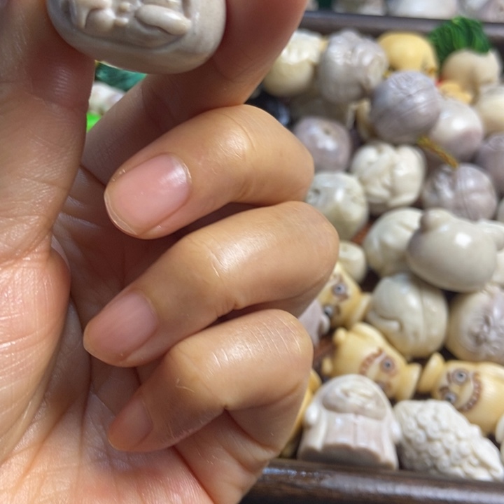 L***姐配饰鹿角雕刻一个出