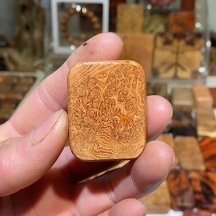 心***筑香榧木木质哈把玩件588888