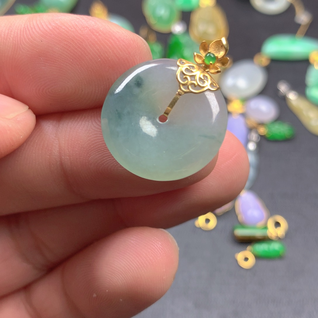 【闪购商品】颈饰18K金镶嵌翡翠翡翠