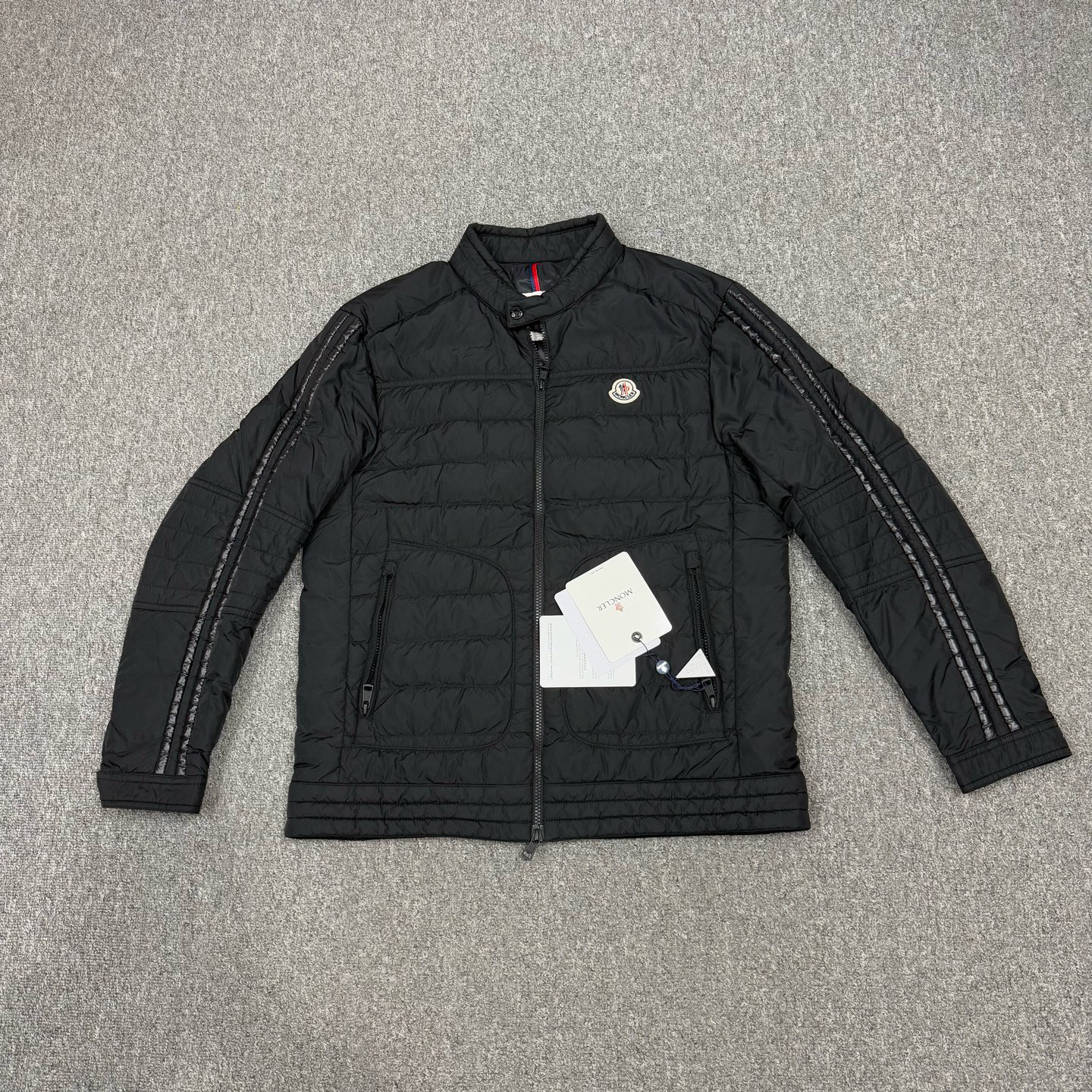 未使用 MONCLER 18271105 新款黑色薄羽绒服外套 未使用带吊牌4码