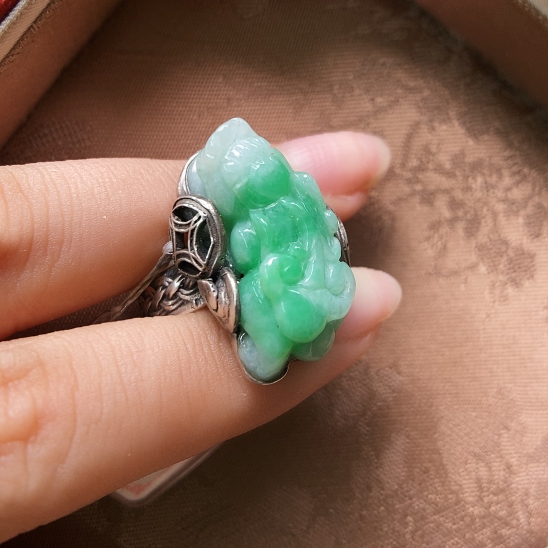 定制翡翠未镶嵌翡翠戒指