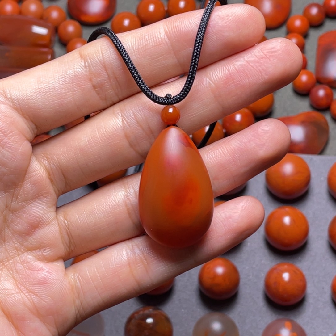 兴***活未镶嵌南红南红玛瑙天然原矿南红吊坠