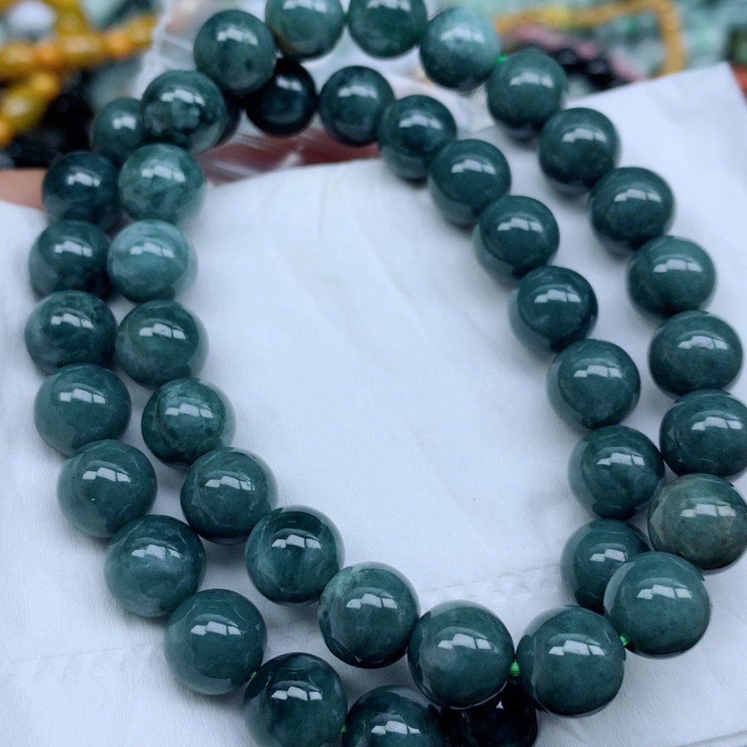 翡翠颈饰未镶嵌手串