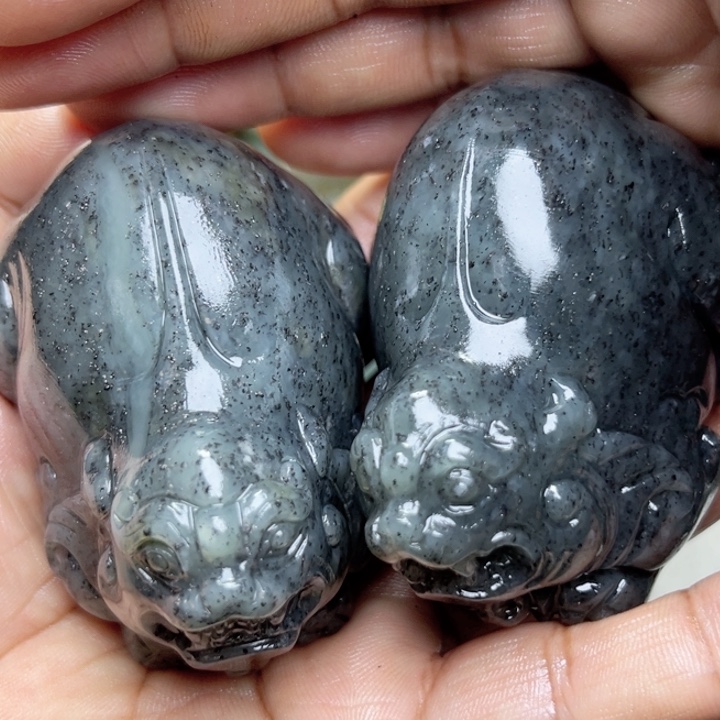 和田玉未镶嵌把件欣****E