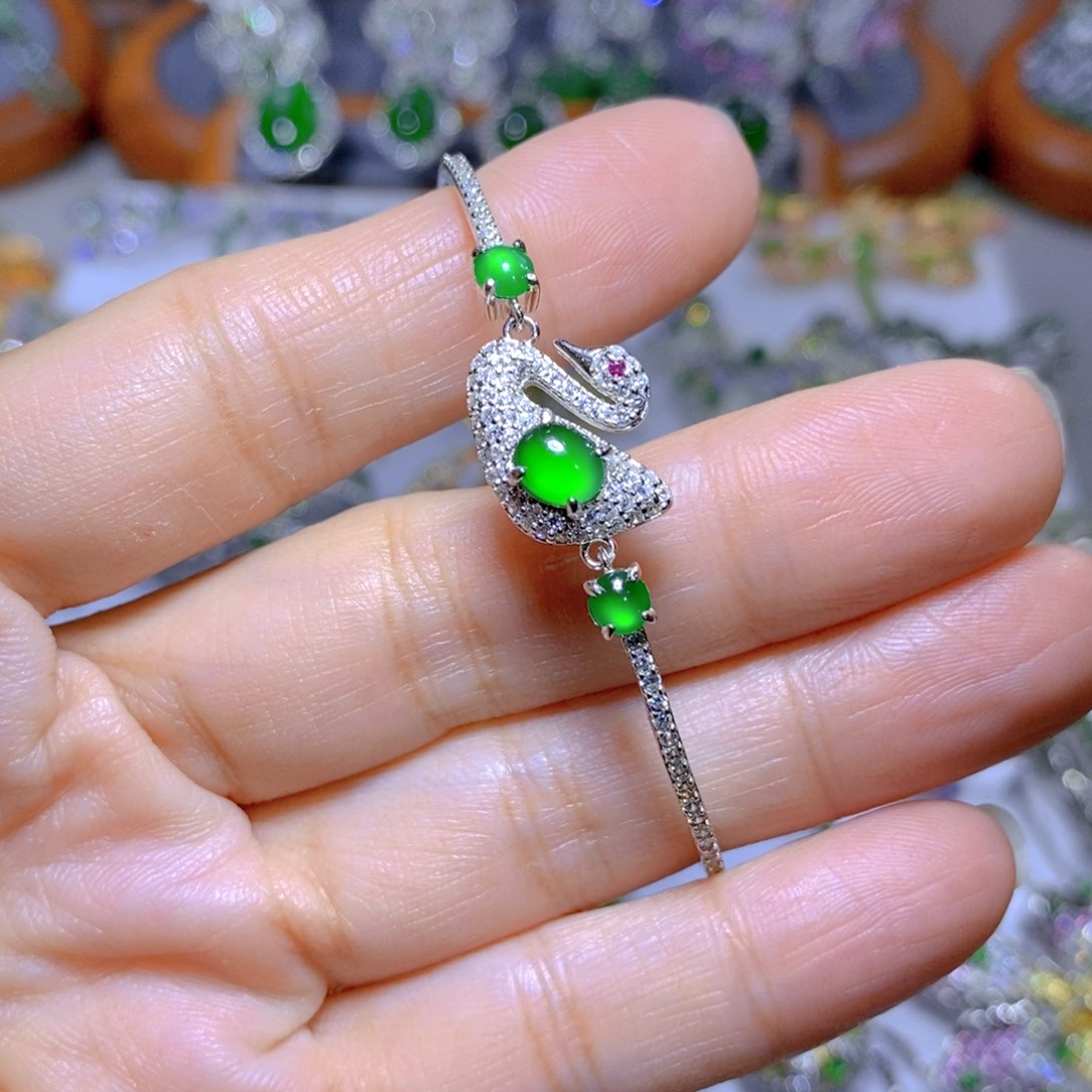 翡翠颈饰银S925镶嵌天然翡翠